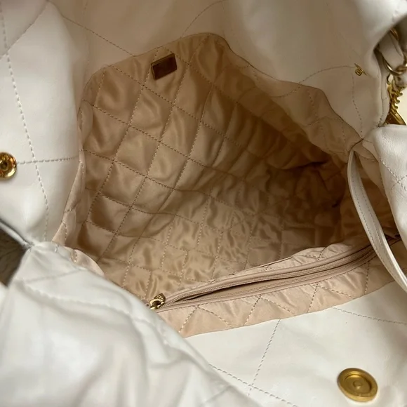 22 Handbag - Picture 9 of 13